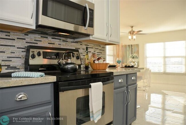 Foto del edificio - 5100 Dupont Blvd