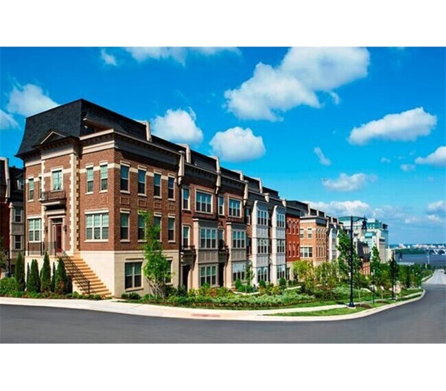 Building Photo - 501 Overlook Park Dr