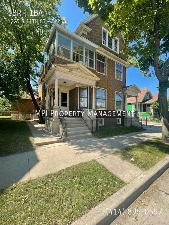 Building Photo - 1225 S 11th St