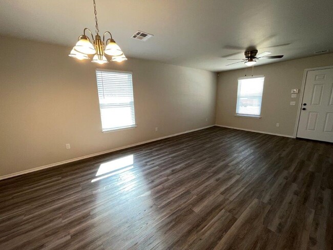 Foto del edificio - NEW SENIOR COMMUNITY! 55 & UP! 2 bed 2 ful...