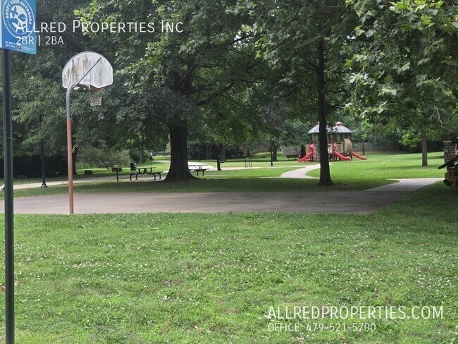 Building Photo - 2588 E Sweetbriar Dr