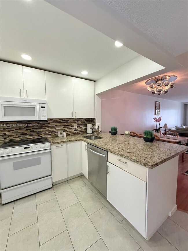 Building Photo - 2081 S Ocean Dr