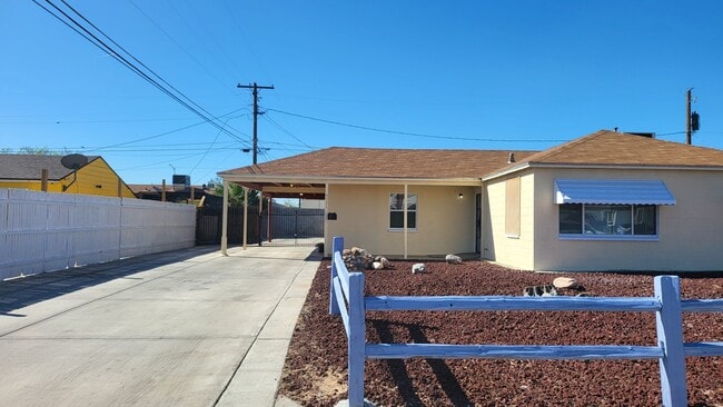 Building Photo - One Story House in Southwest