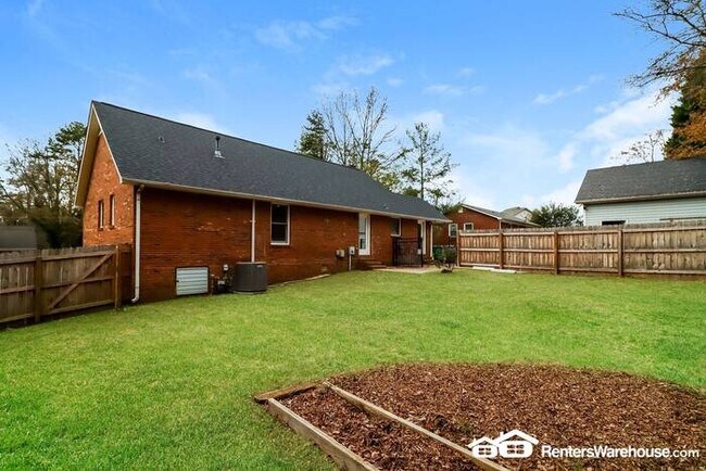 Newly Renovated, 3 Bedroom, 2 Bath photo'