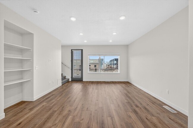 Building Photo - 628 E 12225 S