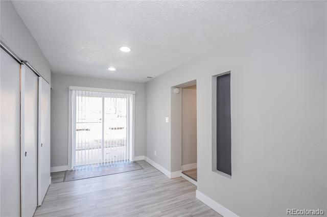 Foto del edificio - 9320 Ellen Ct
