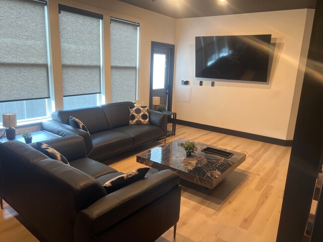 Building Photo - Room in Single Family Home on Pursley St