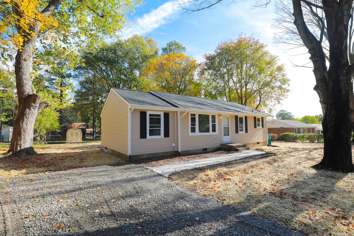 Primary Photo - Available Now! - Recently Renovated 3 BED ...