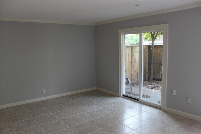 Foto del edificio - 6231 Westward St