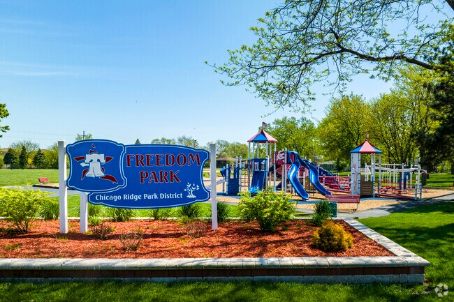 Located in the heart of Chicago Ridge is Freedom Park, complete with a playground, splash pad, and baseball field.