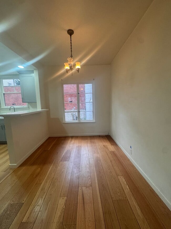 Foto del edificio - 31 Excelsior Ct