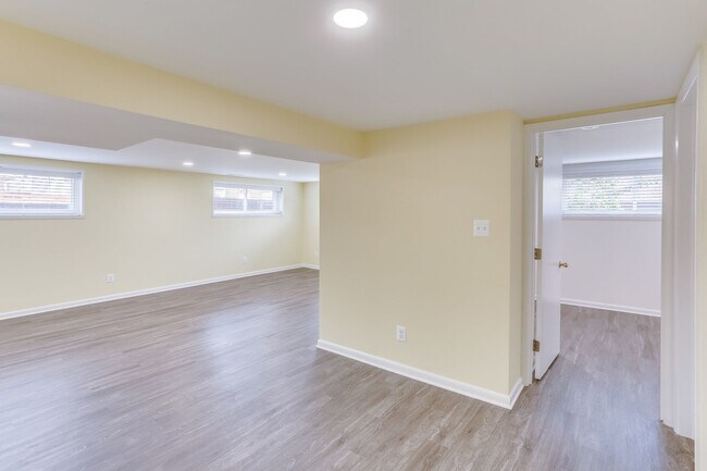 Foto del edificio - 7320 Dunston Street