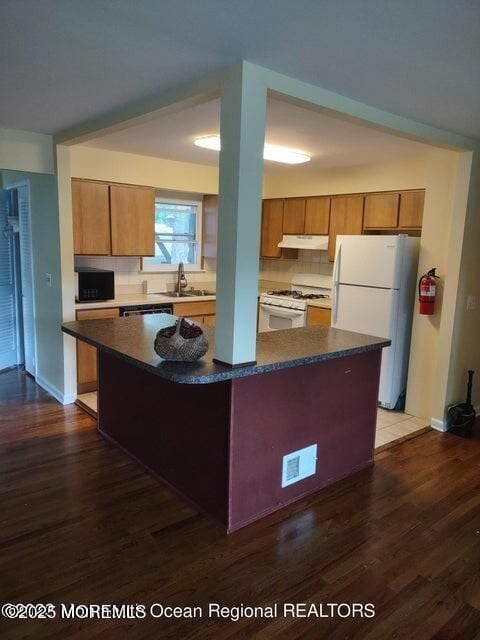 Building Photo - 16 Oak Leaf Ln