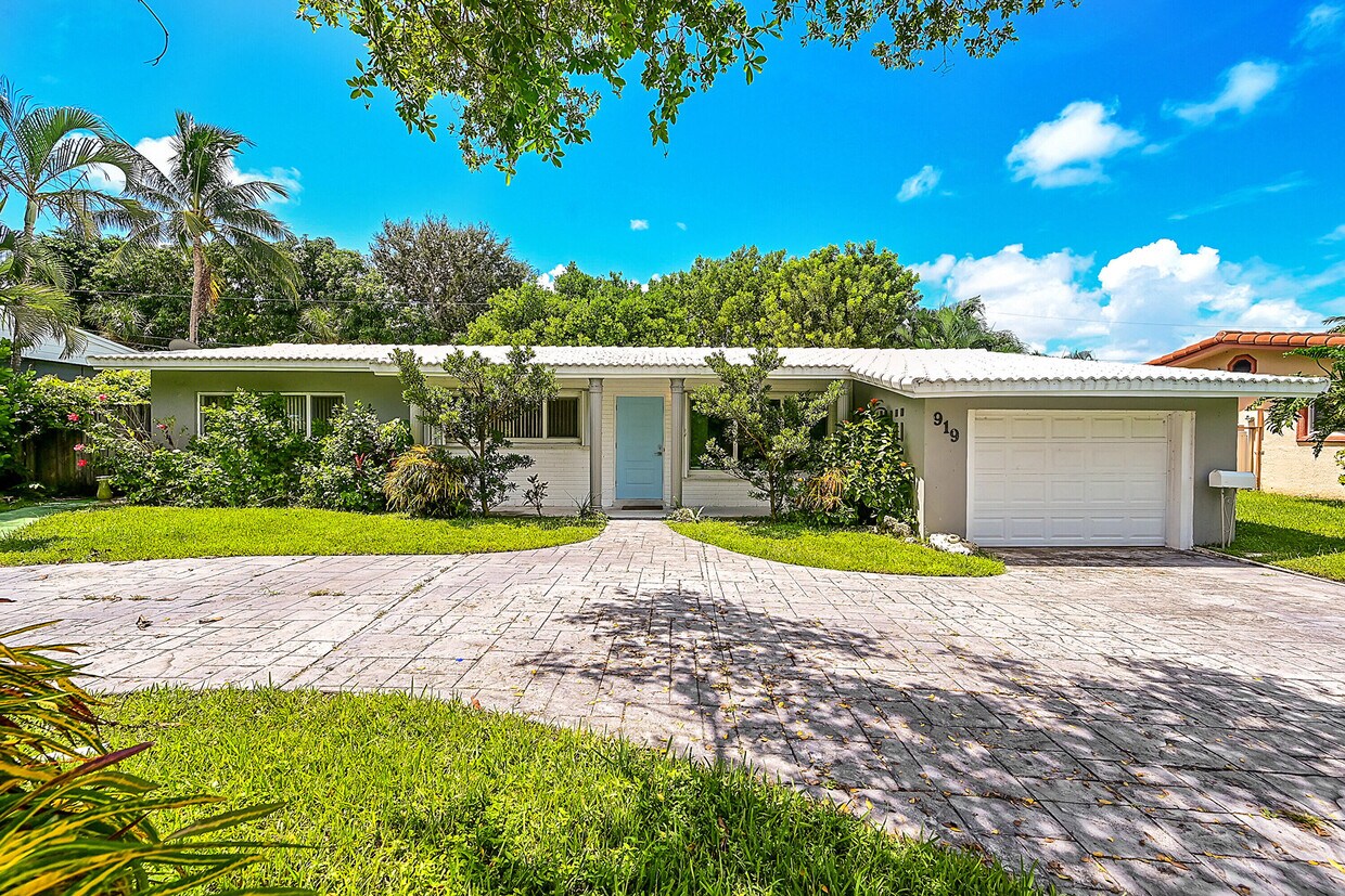 Foto principal - 919 NE 26th Ave