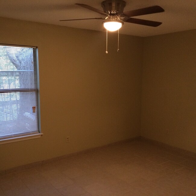 Building Photo - 6332 W Fairfield Dr