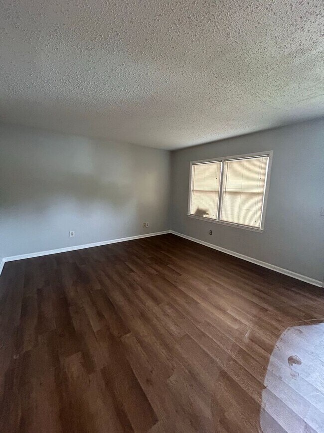 Building Photo - Foxborough Townhomes