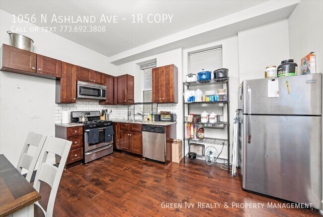 Foto del edificio - 1056 N Ashland Ave