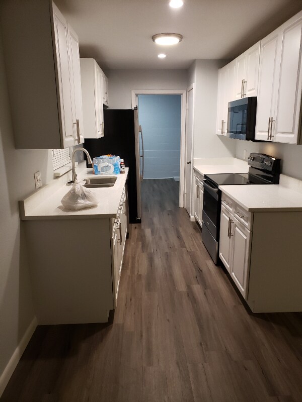 Building Photo - 2118 Navel Cir S