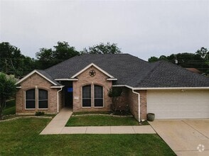 Building Photo - 852 Magnolia Ct