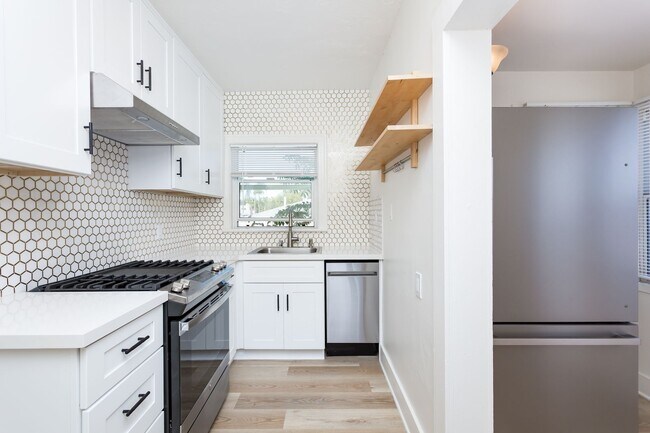 Building Photo - 2119 Mission Ave