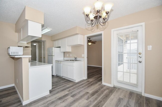 Foto del edificio - 2750 Holly Hall St