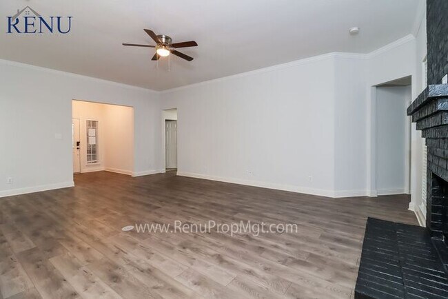 Foto del edificio - AVAILABLE NOW! Fantastic 4 Bedroom, 2 Bath...