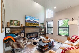 Building Photo - 629 Stone Peak Lp
