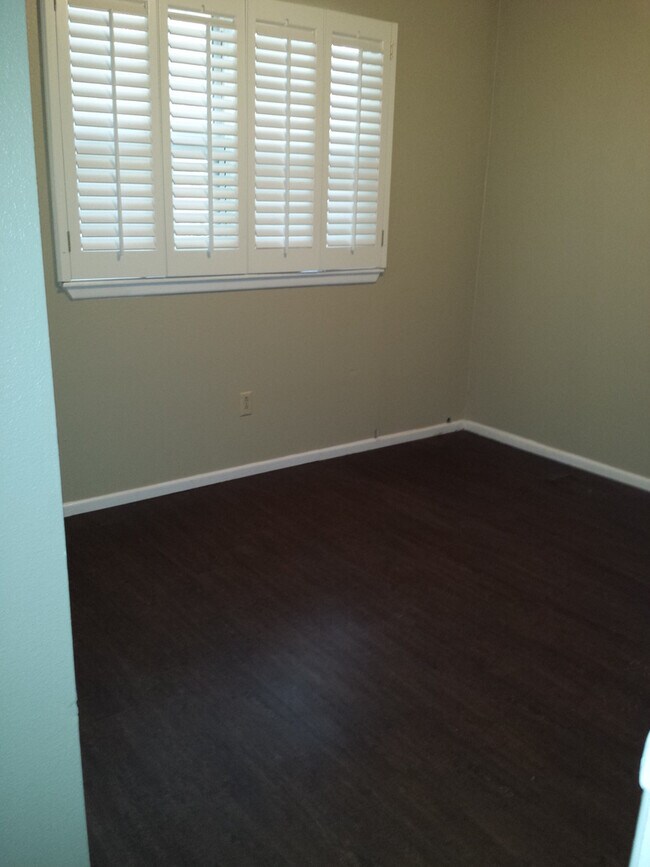 Foto del edificio - Great Centrally Located Property,Tech, Med...