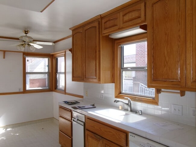 Foto del edificio - 9621 Cloverwood St