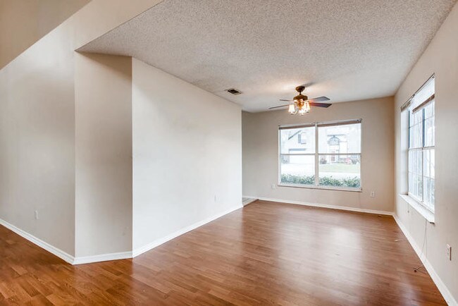 Building Photo - 1358 Sassafras Ave