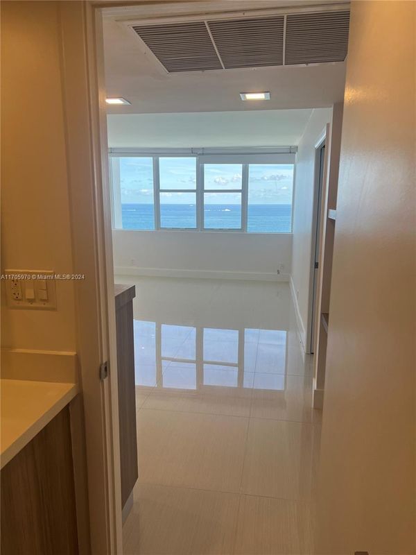 Foto del edificio - 3140 S Ocean Dr