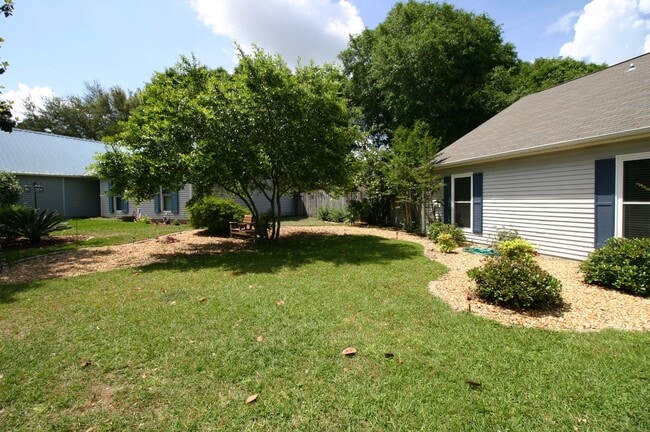 Building Photo - 130 Cades Cove