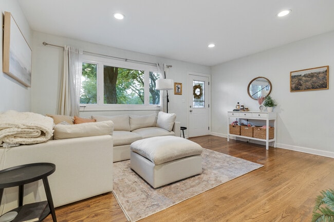 Foto del edificio - 328 S 14th St