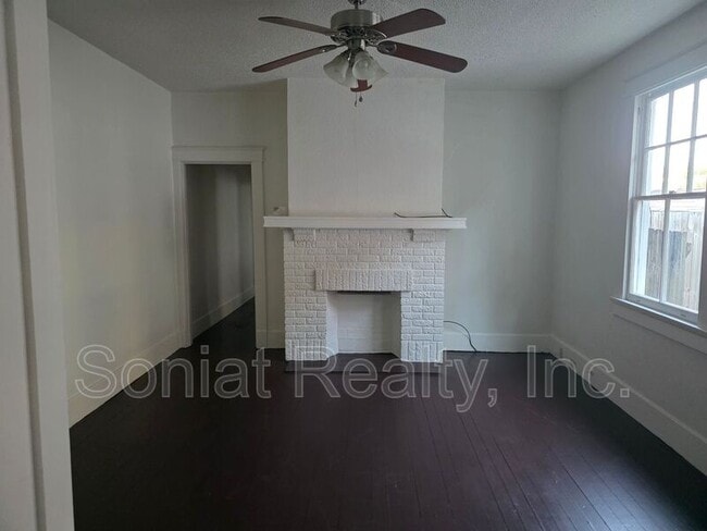 Building Photo - 4607 Bienville St