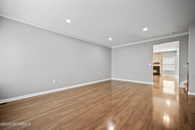 Building Photo - 18 Smock Ct