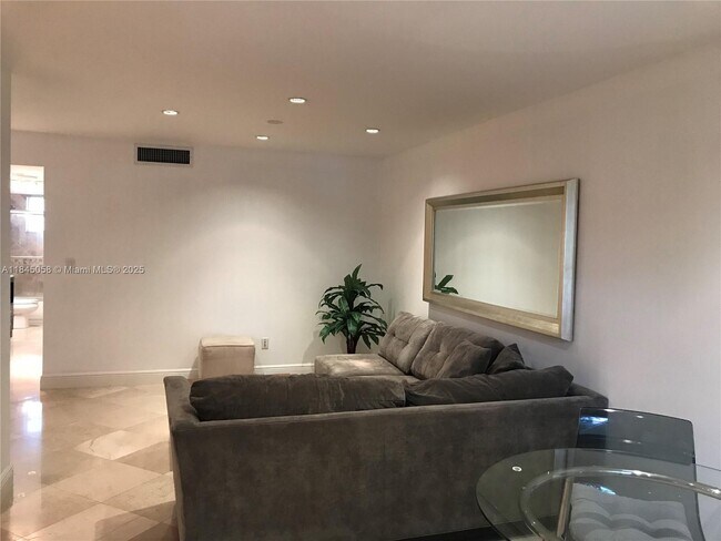 Foto del edificio - 5839 SW 74th Terrace