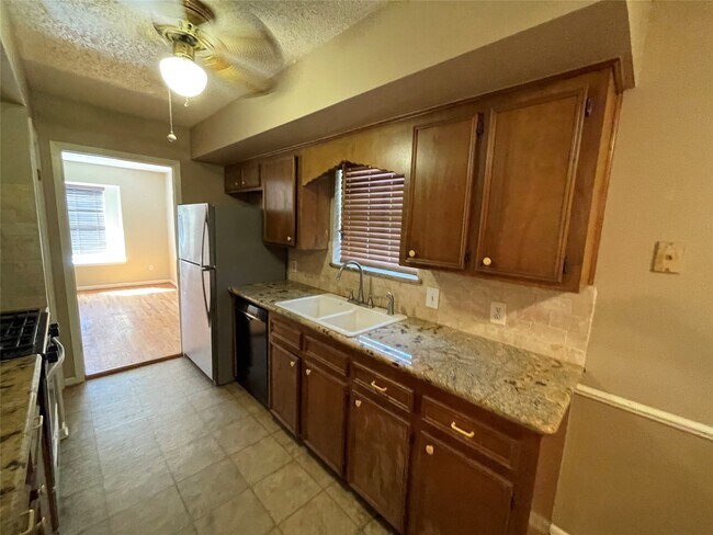 Foto del edificio - 181 Greenleaf Ln