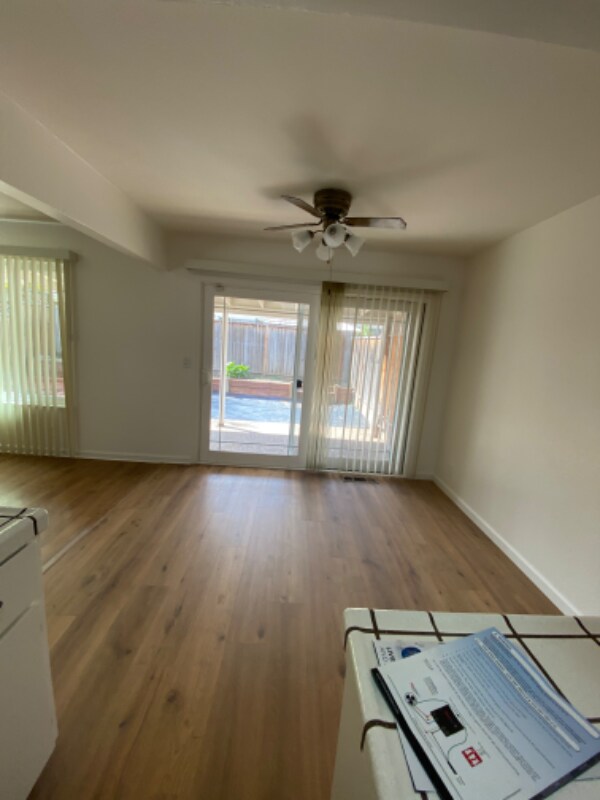Building Photo - 5903 Hillview Ave