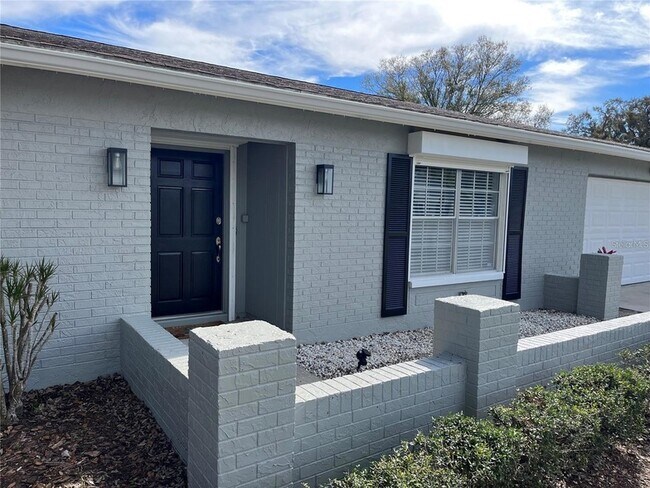 Building Photo - 13305 Moran Dr