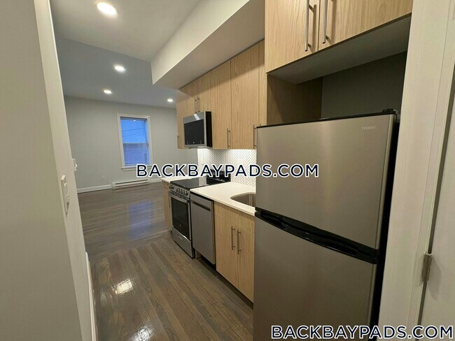 Foto del edificio - 529 Beacon St