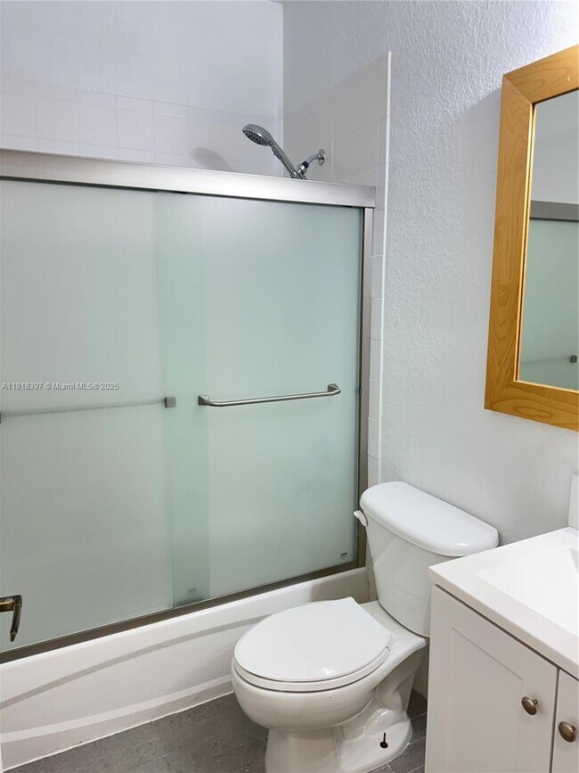 Foto del edificio - 8246 NW 108th Ave