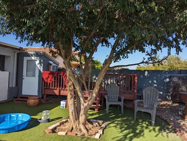 Tiny house and Deck - 12037 W Scotts Dr
