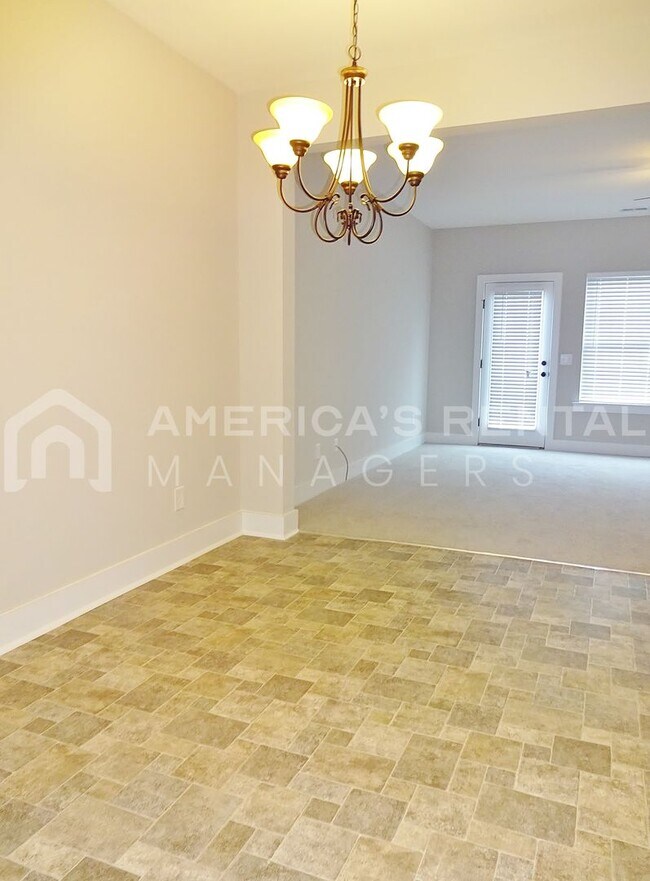 Building Photo - Spacious Town Home for rent in Gardendale....