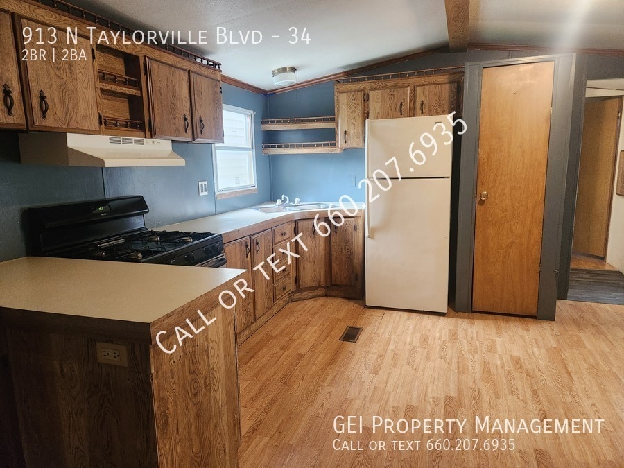Primary Photo - 913 N Taylorville Blvd