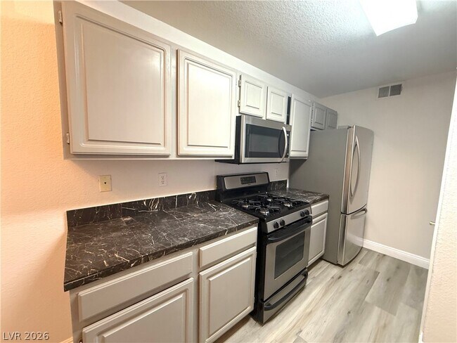 Foto del edificio - 5125 W Reno Ave