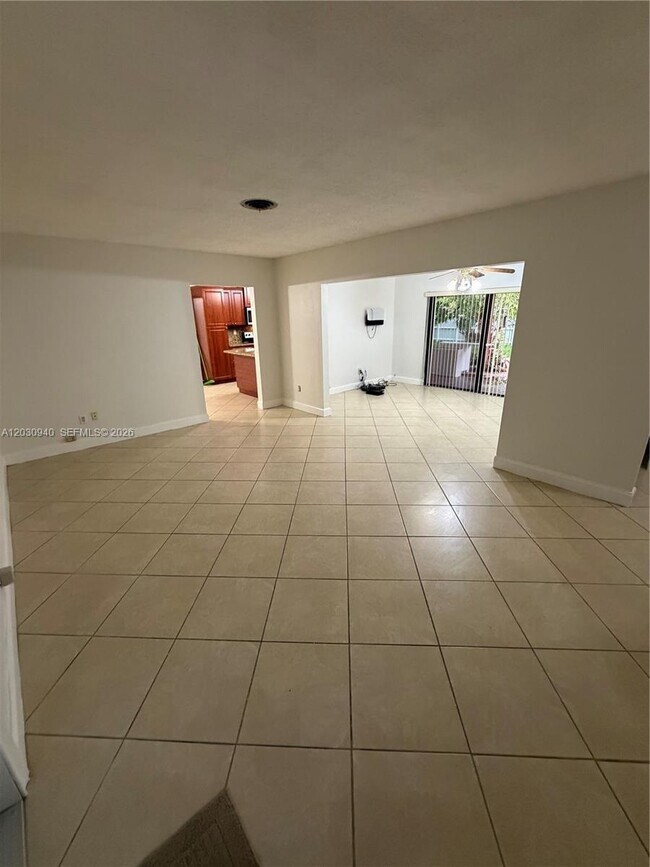 Building Photo - 3550 SW 125th Ct