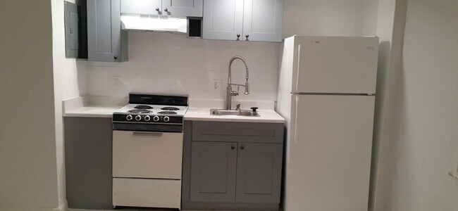 Foto del edificio - 1407 NE 56th St