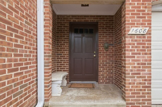 Building Photo - 1608 Key Blvd