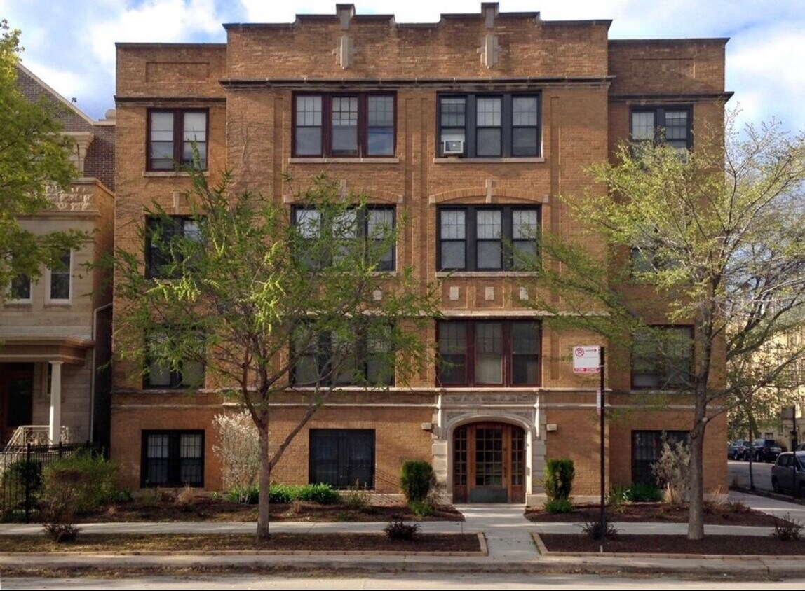 Primary Photo - 3538 N Racine Ave