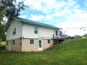 Building Photo - 203 Dogwood Rd